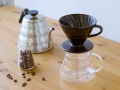hario-ceramic-drip-v60-02-black-02.webp